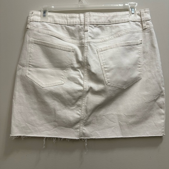 Old Navy Denim Mini Skirt - Picture 2 of 3